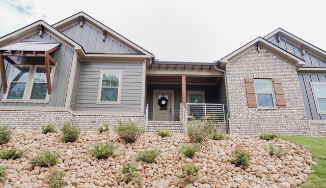 Charming townhome Lincolnton - perfect for fishing tournaments or lake getaway!