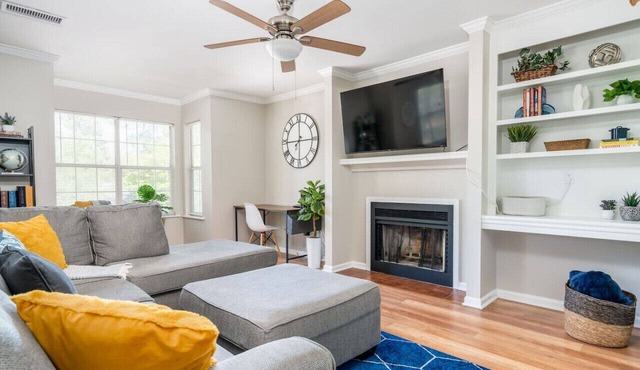 Charming Upstairs Apt in Irmo | 3 BR | Sleeps 6