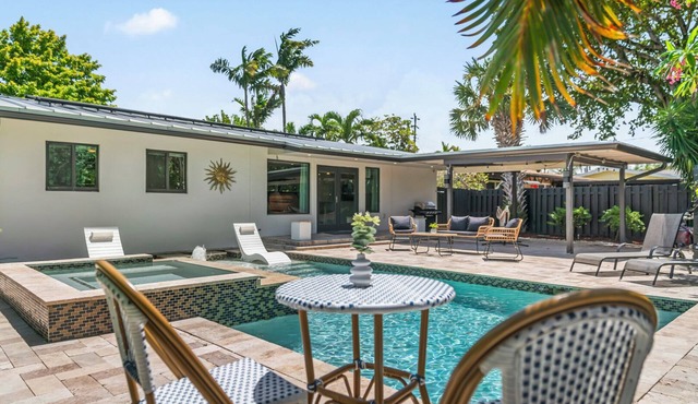 Charming Villa Getaway with Pool in Wilton Manors