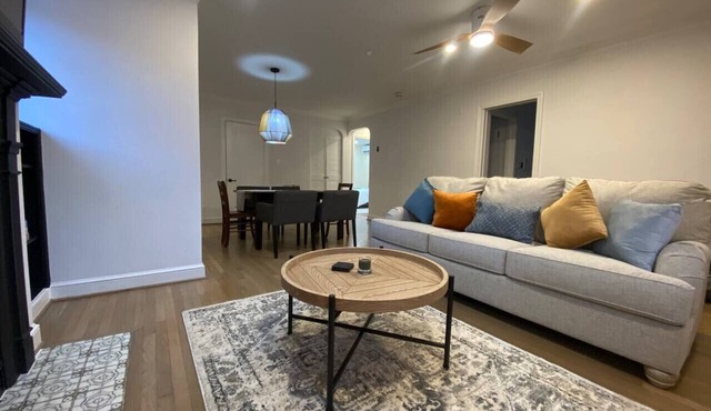 Chic 2BDRM - 5 min walk to Metro