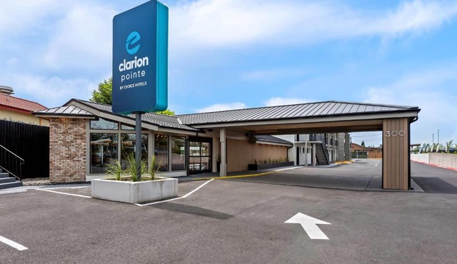 Clarion Pointe Mount Vernon - Burlington