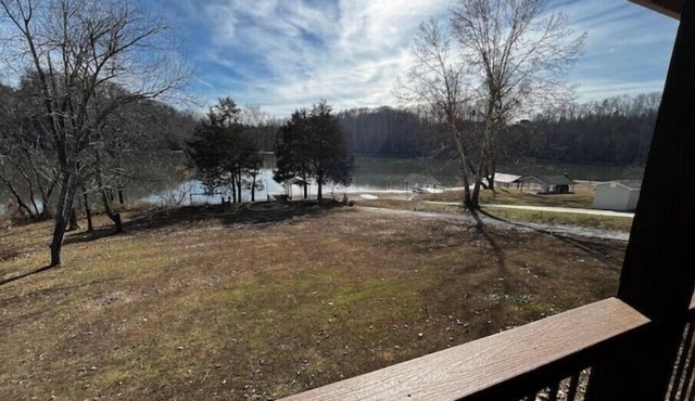 Clinch River Getaway - A lakefront retreat, just 5 minutes from grocery.
