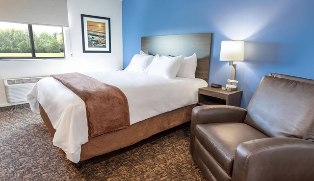 Comfortable Stay w/Fully Equipped Kitchen Near Dahlgren Railroad Heritage Trail