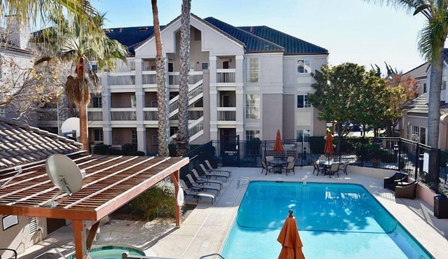 Convenient Location! Pets Allowed, Onsite Pool, Parking, Free Breakfast