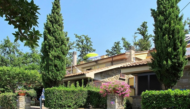 Cosy apartment for 2 people with pool, WIFI, TV, terrace, pets allowed, panoramic view and parking