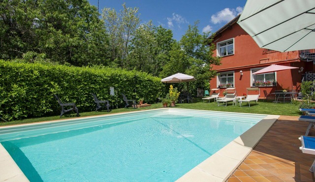 Cosy apartment for 7 guests with WIFI, pool, TV, terrace and pets allowed
