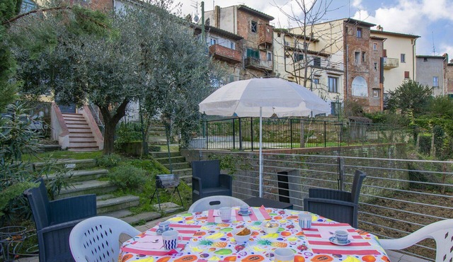 Cosy apartment for 4 people with WIFI, A/C, TV and pets allowed