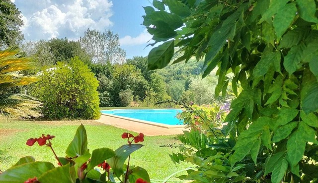 Cottage + private pool on Lazio/Umbria border, WiFi, huge garden, stunning views