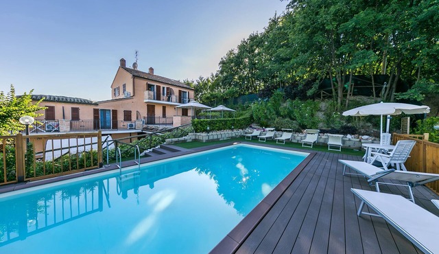 Country House The house of Carla-Pool and WI FI Free-BILOCALE 3 km from the SEA