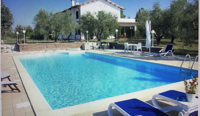 Country villa with pool between the sea and the mountains