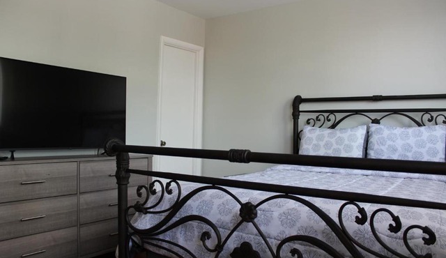 Cozy 3 Bedroom Min to National Mall Great Location and Free Parking