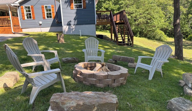 Cozy home on shady lot, 9 minutes to Beech Bend, WKU, Corvette museum, hospitals