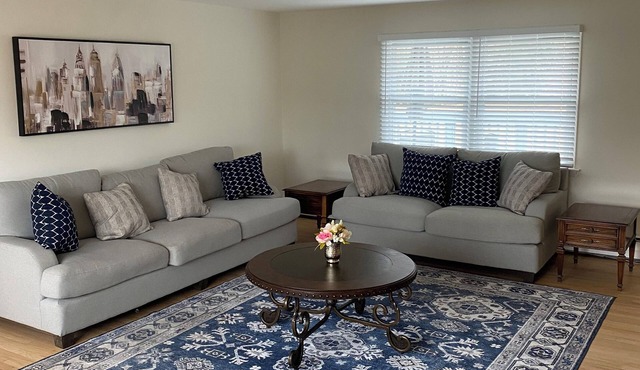 Cozy Modern 4BR Retreat on 1.5 Private Acres Near Yale & Trails