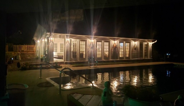 Cozy studio poolhouse
