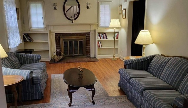 Cozy typical New England house with parking