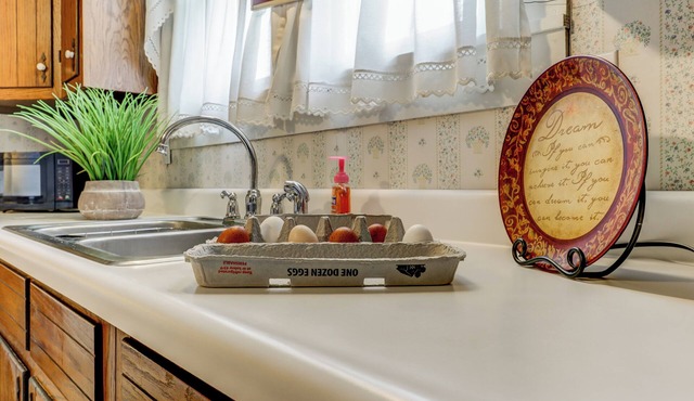 Cozy Vintage House. Home in Fulda, Indiana