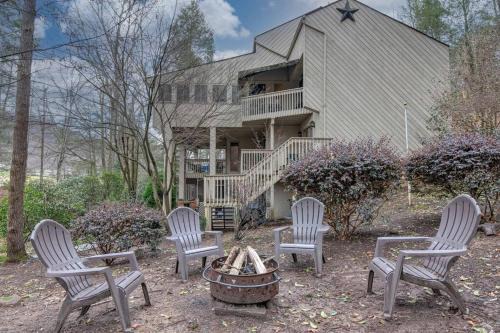 Creek Front FirePit Rumbling Bald Resort Sleeps 16