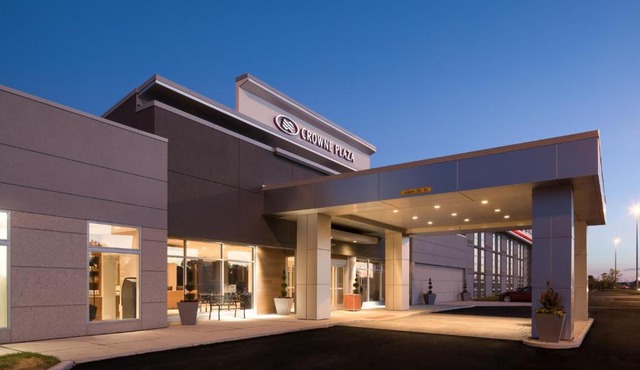 Crowne Plaza Chicago SW - Burr Ridge by IHG