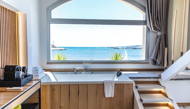 DADA Suites and sea