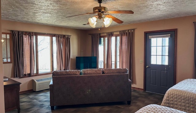 Deluxe Suite - Bungalow overlooking on the Bluff!