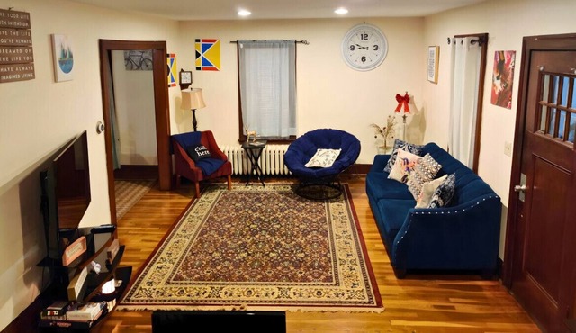 Desirable 3 BR Cape East Hartford CT - Free Parking + Wifi