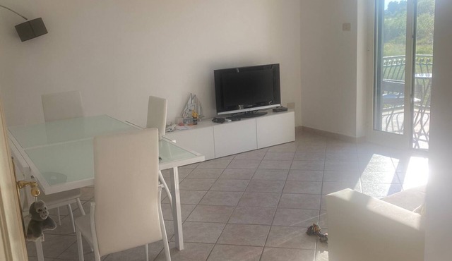 Detached semi-detached cottage 500 meters from the sea