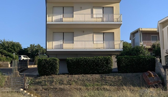 Detached villa by the sea