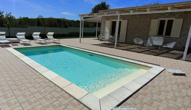 Detached villa with swimming pool and sauna