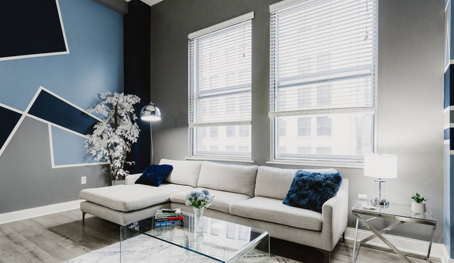 ★Downtown Indy Sky-rise Oasis with Amazing City Views★