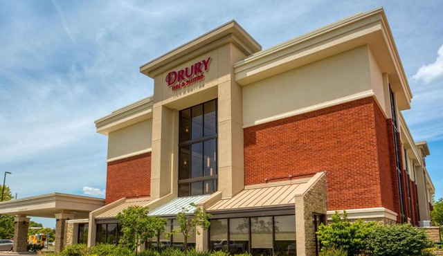 Drury Inn & Suites St. Louis - Fairview Heights