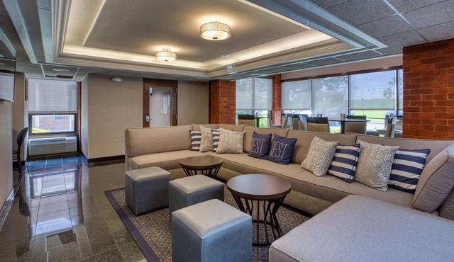 Drury Inn & Suites St. Louis Fairview Heights