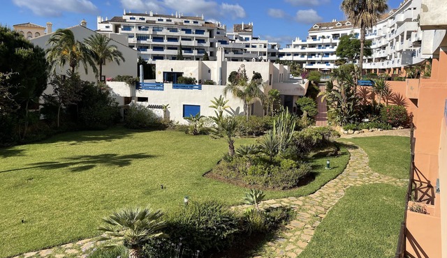 Duquesa Suites Golf and Gardens
