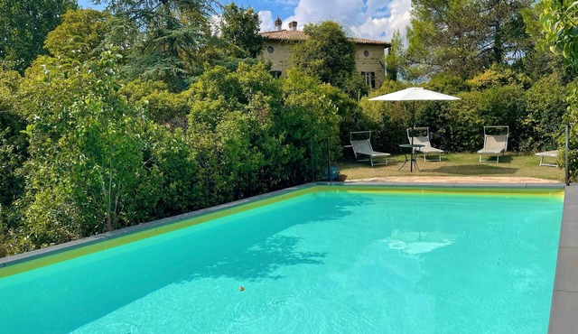 ecstatic views all around - villa, pool plus grounds - pool house - 12 guests