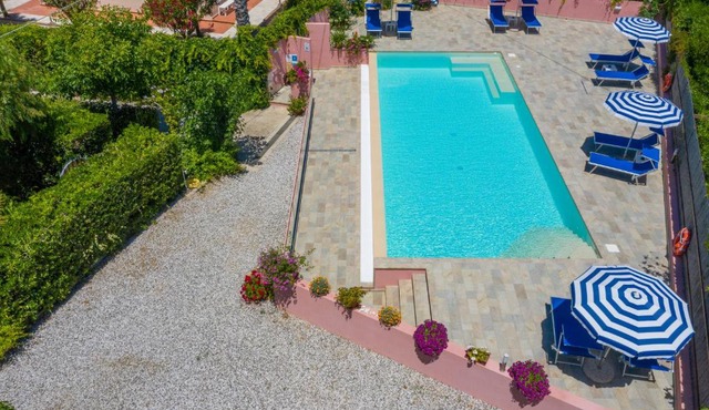Elbaloves Appartaments Villa
