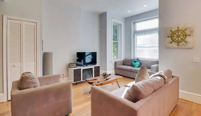 Elegant 19th-Century 3BD Haven Near Downtown DC & Transit