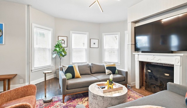 Elegant 7BR 2.5Bath Victorian Gem Sleeps 16+
