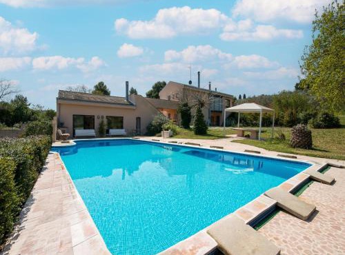 Elegant villa with pool