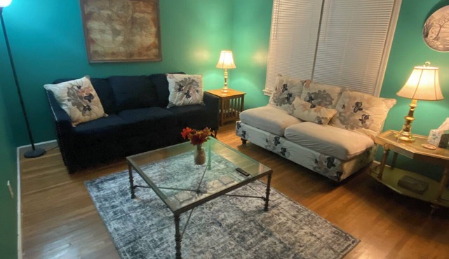 Enchanting 3 bedroom cape home with WiFi in Buffalo