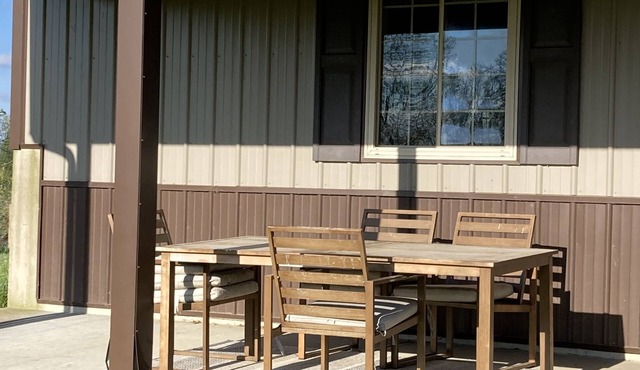 Enjoy a quiet , secluded property with modern furnishings in the countryside. .