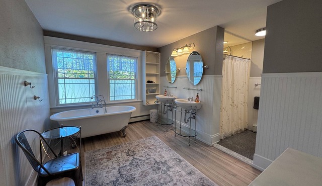 Evertide: Walk to Saybrook Point Resort + Main St + South Cove, pet-friendly