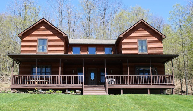 Exceptional Modern Log Home. Close to Ommegang, Hall of Fame, Downtown.