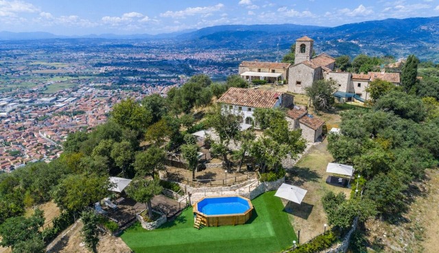 Exclusive Tuscan Panoramic Villa + Pool + Jacuzzi