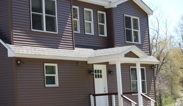 Fabulous 4 Season Resort Home on the Ten Mile River