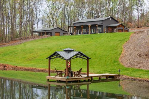 Family-Friendly Barndominium Near Greenville!