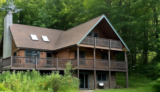 Family Friendly Cottage Complex for Glamping in Pennsylvania