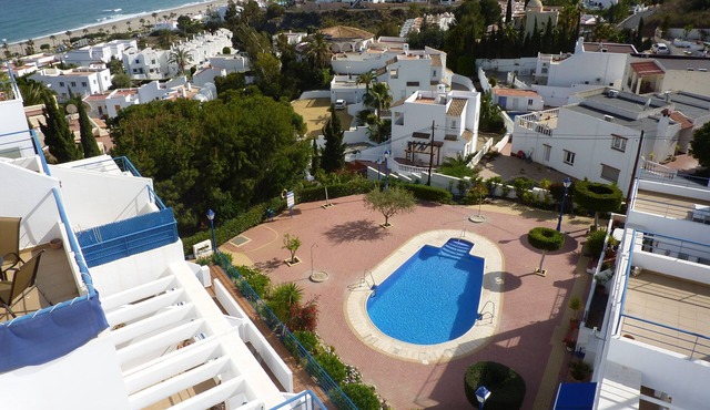 Fantastic top floor apartment with amazing sea views for your perfect holiday!