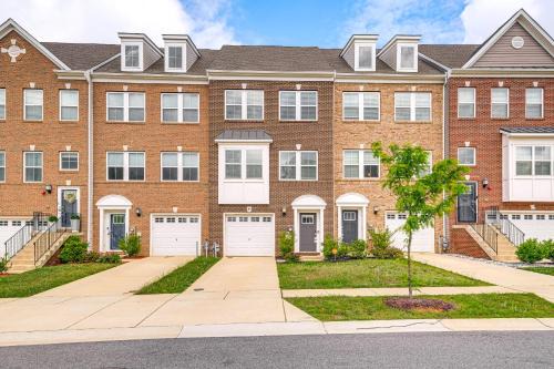 Fenced Yard: Spacious Southern Maryland Townhome!