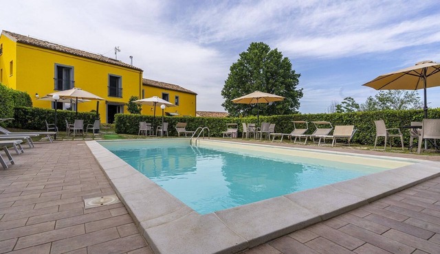 Flat 'Ginestra' with shared pool