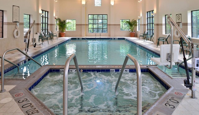 Free Breakfast. Indoor Pool & Hot Tub. Close to the Virginia Beach business district!