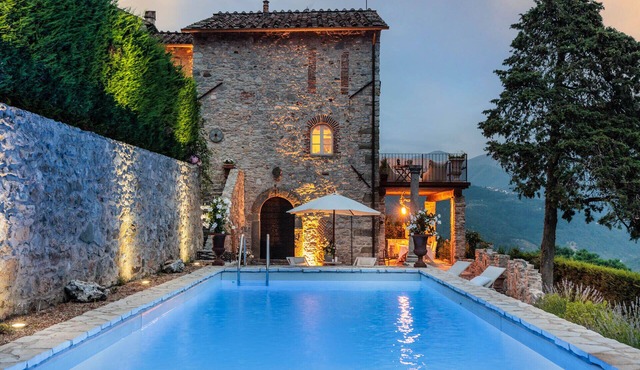 Gran Burrone, a Luxury Castle with Pool in Borgo a Mozzano close to Lucca and Garfagnana